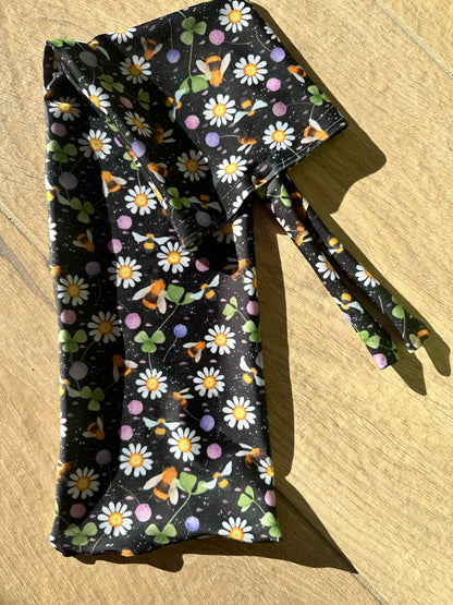 Wild Flowers & Buzzing Bees Tie-in Tail Bag