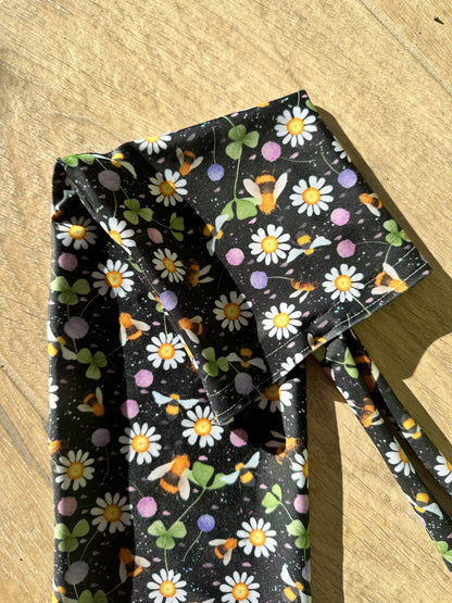 Wild Flowers & Buzzing Bees Tie-in Tail Bag