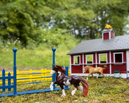 Breyer Stablemates Red Barn Playset