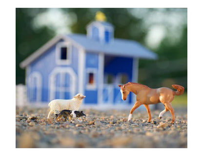 Breyer Home At The Barn Playset